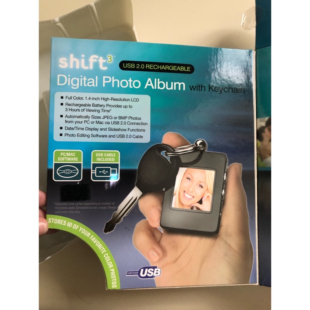 Digital Photo Frame for Keychain - Picture 3 of 8